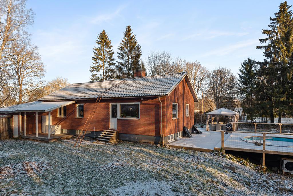 19. Nybyggd Pool Tomt Fastighet Bromma Akeshov